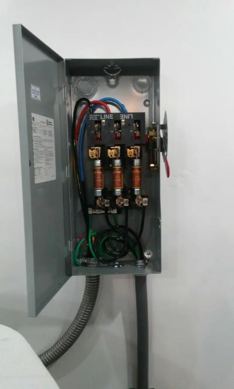 Three-phase disconnect switch installed for Smoke Detector Installation in West Union